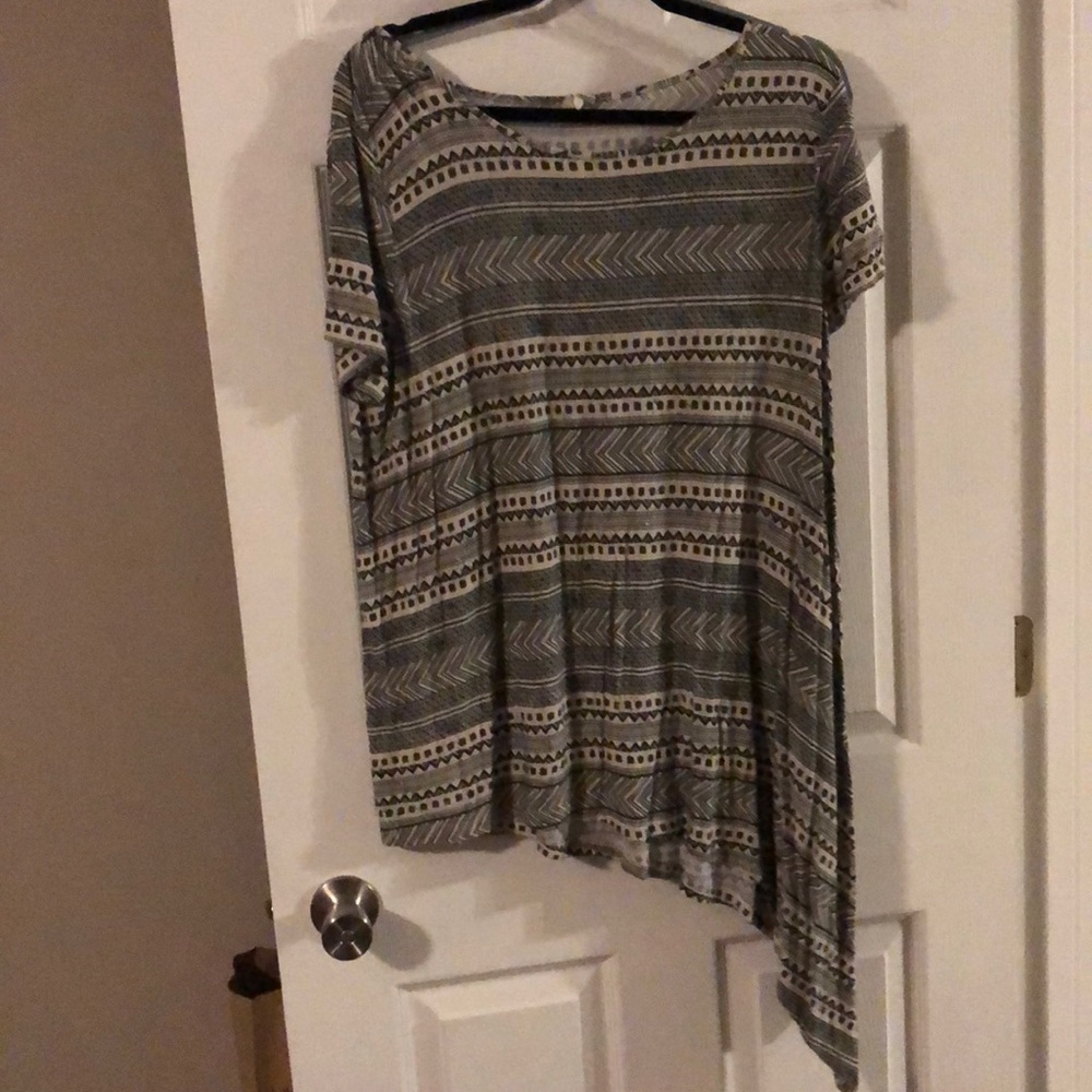 Uneven hem top